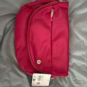 lululemon be happy bag Everywhere Crossbody Belt 1L I am super excited to